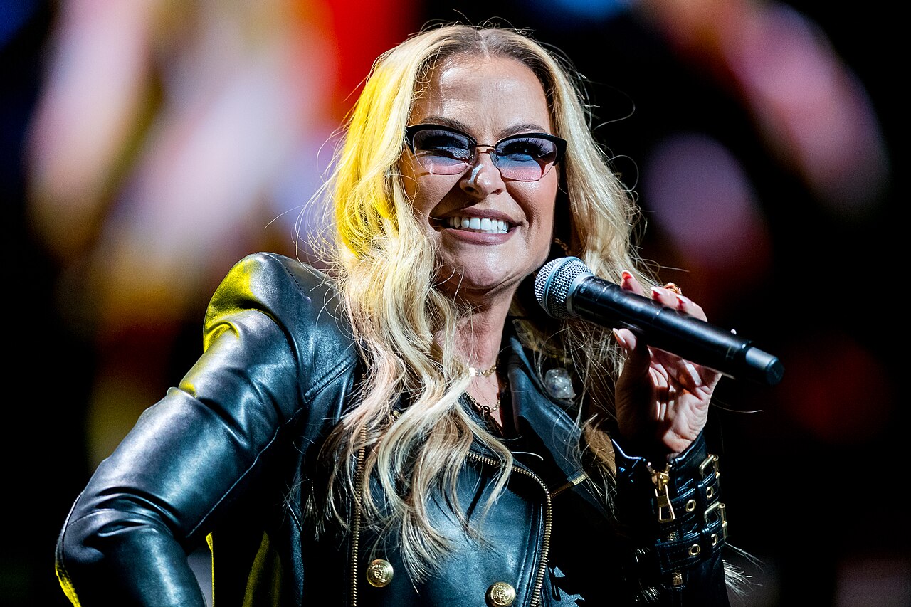 Anastacia – Sick & Tired cover