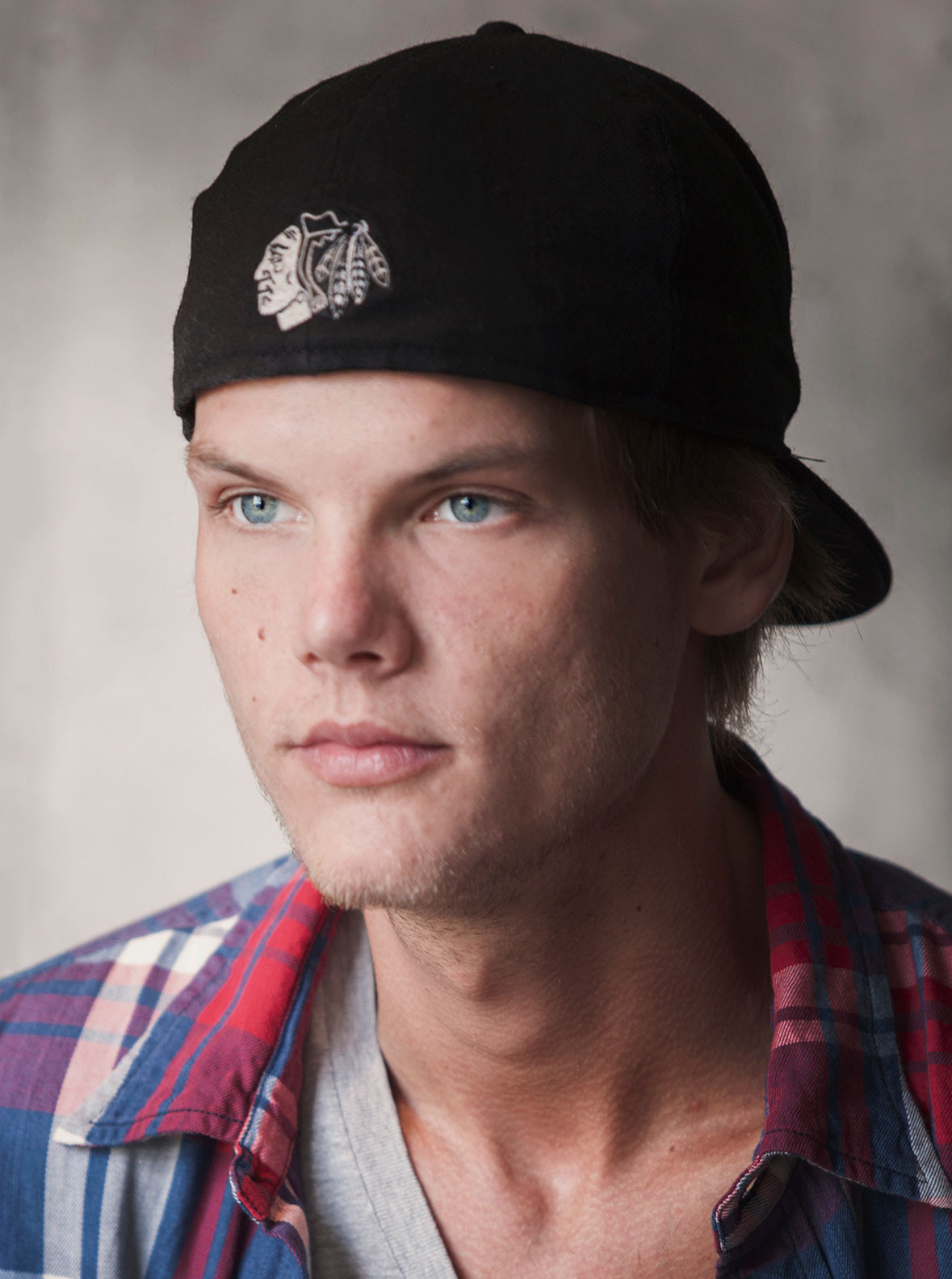 Avicii – Fade Into Darkness cover