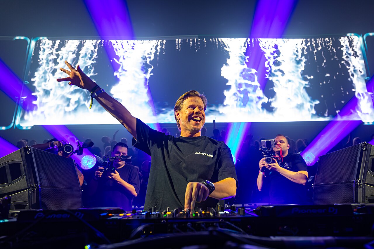 Ferry Corsten – Fire (Radio Edit) cover