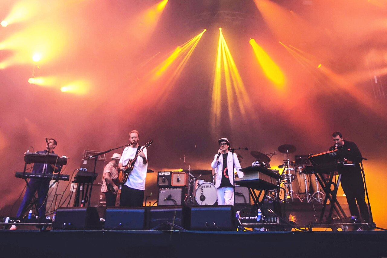 Hot Chip – Ready For The Floor cover